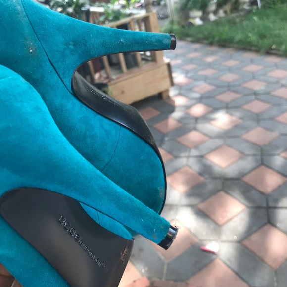 Shoes - Picture 6 of 8